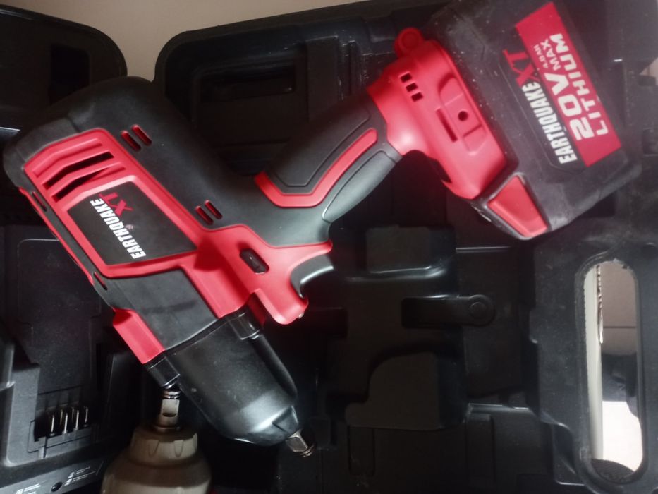 Акумуляторний гайковерт Earthquake XT 20v Impact1/2  EQ38XT 20 3/8