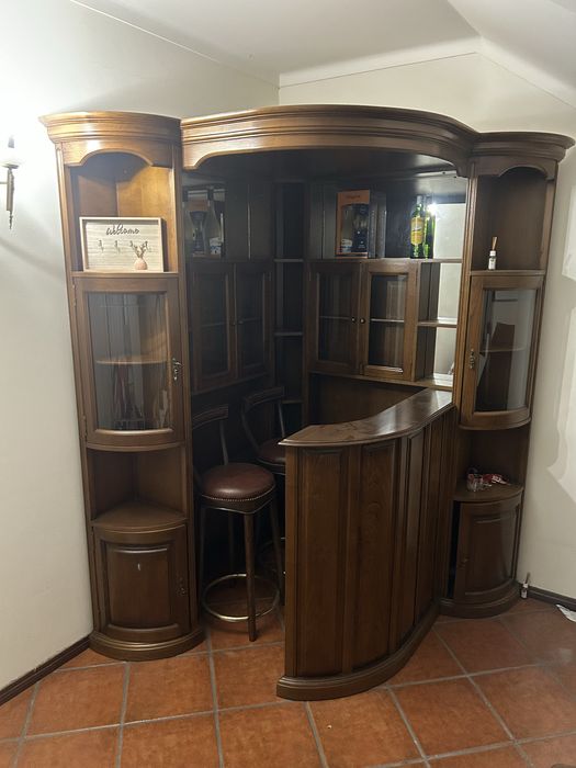 Bar/Movel com dois bancos altos