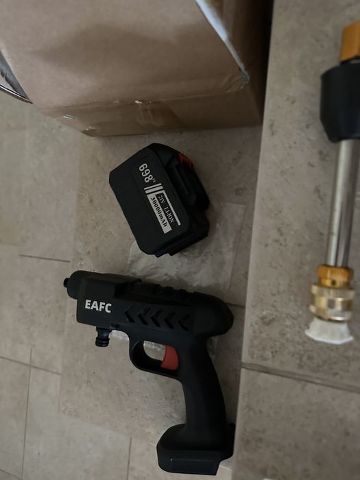 Pistola bateria de pressão para lavar carros, muros, etc