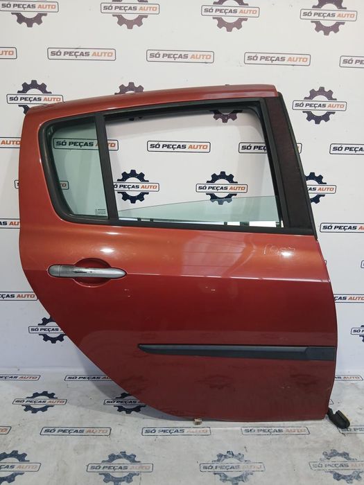 PORTA TRASEIRA DIREITA VERMELHO RENAULT CLIO III 1.4 16V 2005-2012 ANO