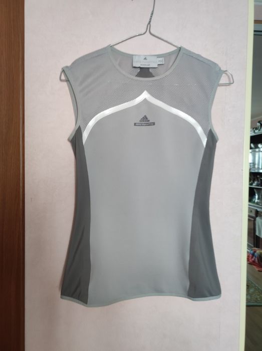 Свитшот оверсайз, 280 грн. Футболка Adidas,280 грн.