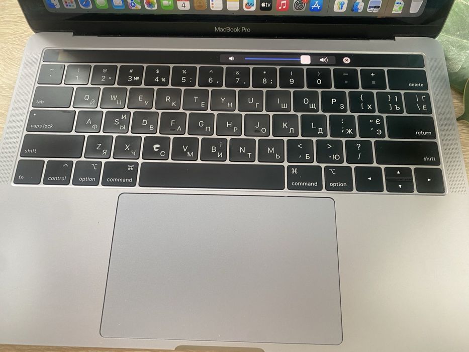 Продаю MacBook Pro 2019 ; i5,  ddr 8 gb, ssd 256gb.