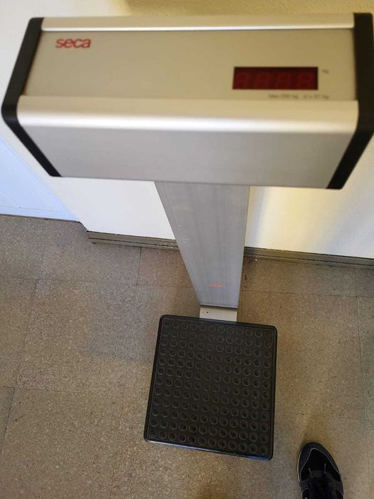 Balança electrónica de coluna SECA - bom estado