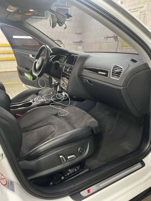 Продам Audi A4 В8 S-Line Quattro