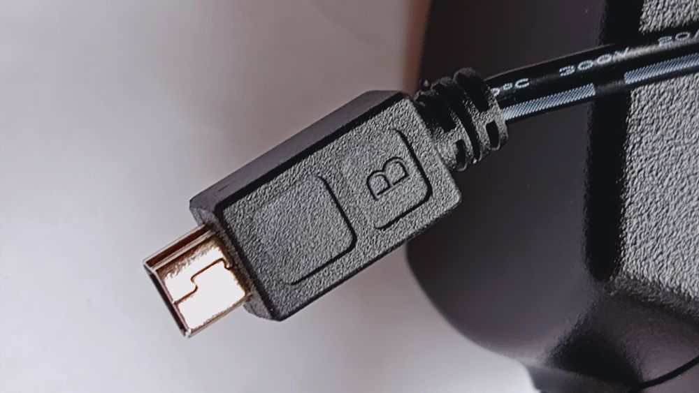 Ładowarka do telefonu - DVE Switching Adapter