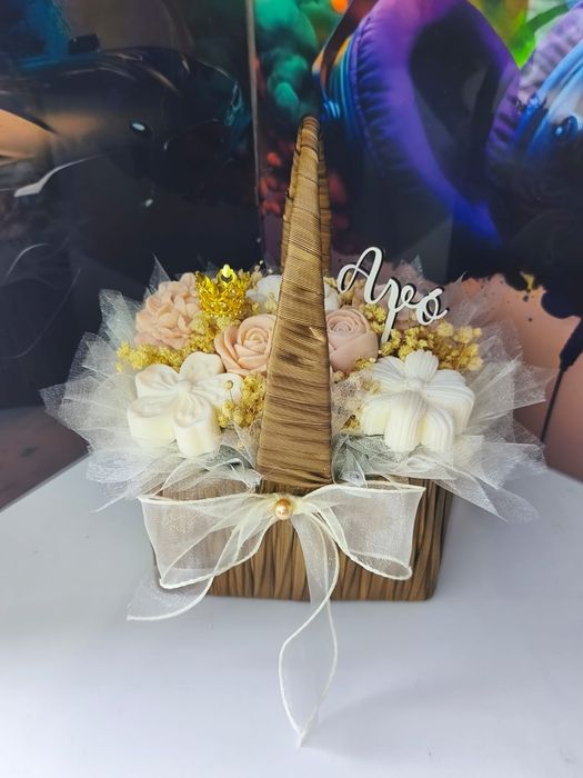 Arranjos de flores de cera