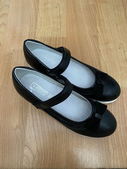 Шкіряні туфлі дитячі 37 розмір