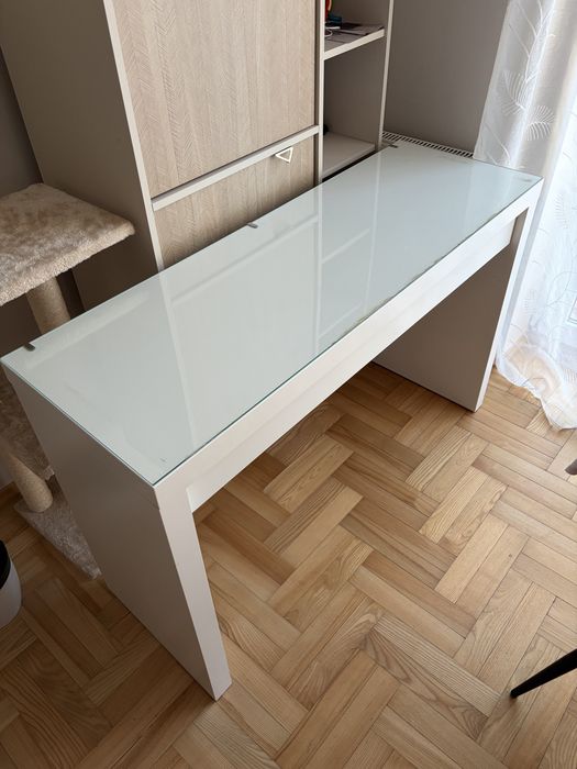biała toaletka ikea