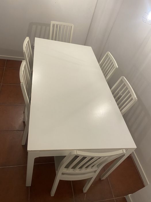 Mesa de sala c/ 6 cadeiras