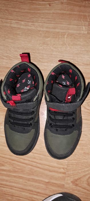 Buty sneakersy reserved r.25 jesień/wiosna