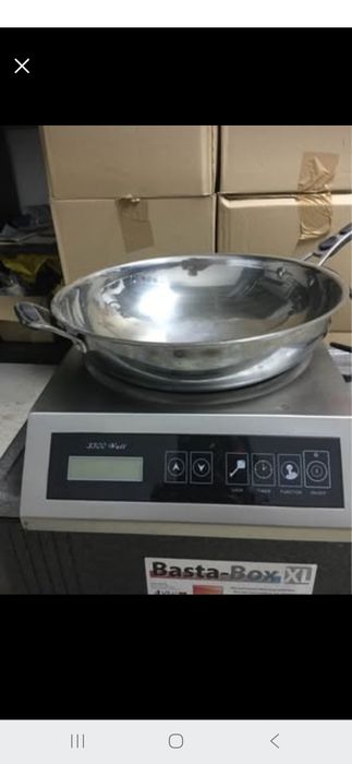 Placa de Indução p/ wok semi esférica 3500W
Wok 36cm semi esférica trimetral 
(Só foi utilizado 2 vezes)