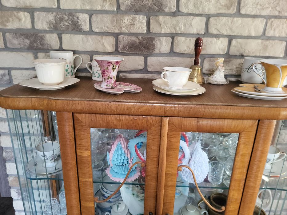 Piękny kredens witryna komoda serwantka