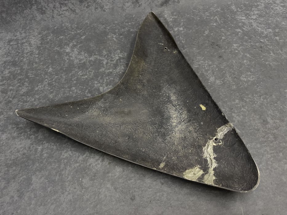 Bumerang prawy Yamaha YZF R125 bok boczek owiewka plastik osłona prawa plastik