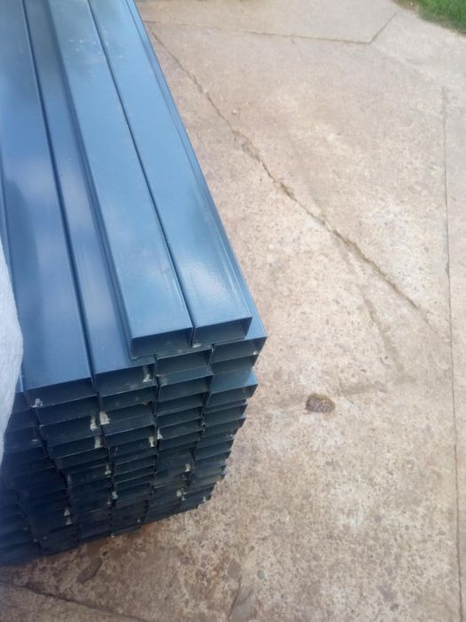 Słupki ogrodzeniowe.