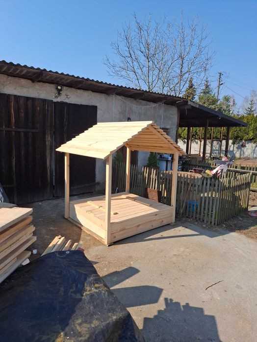 Piaskownice zamykane z daszkiem