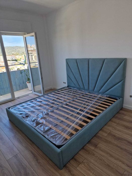 Camas De Casal Estofadas ALTA GAMA - MODELO RAYOS - Top de Gama 190x140m Estrado Incluído!!