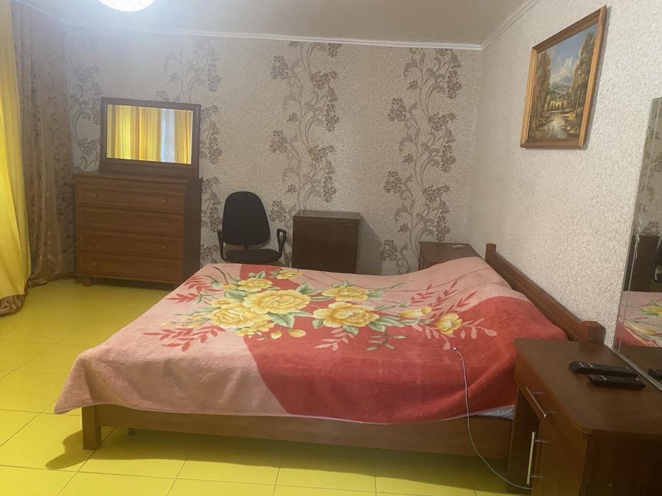 Дом  4 комнаты с бассейном