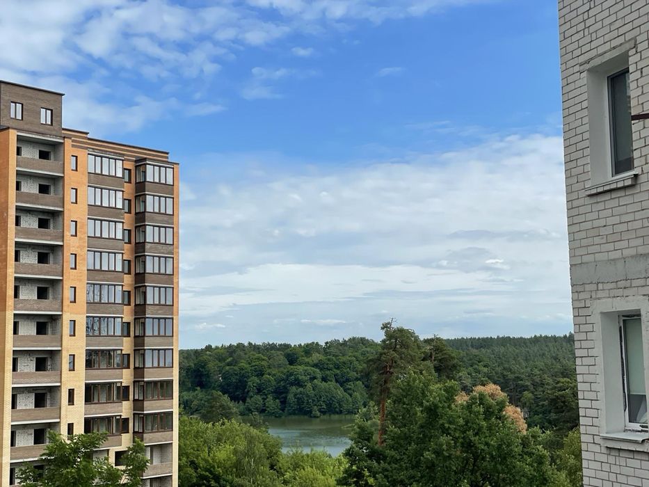 Продається 2-х кімнатна квартира на Корбутівці