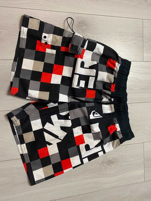 QUIKSILVER r.M oryginalne szorty kąpielowe/sportowe stan BDB