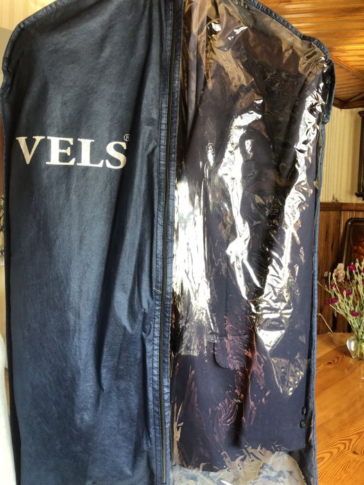 Продам мужской костюм Vels