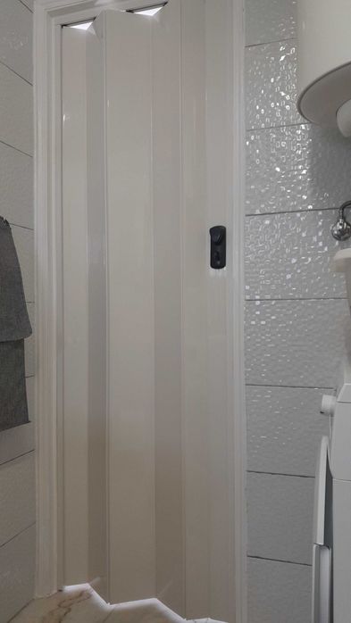 Vendo porta de fole Grosfillex Spacy 205 (84x205 cm) totalmente nova e selada na embalagem