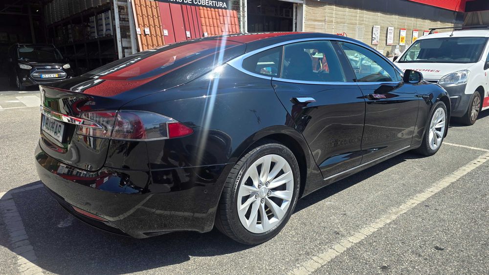 Tesla Model S 75D 518 cv Dezembro de 2018