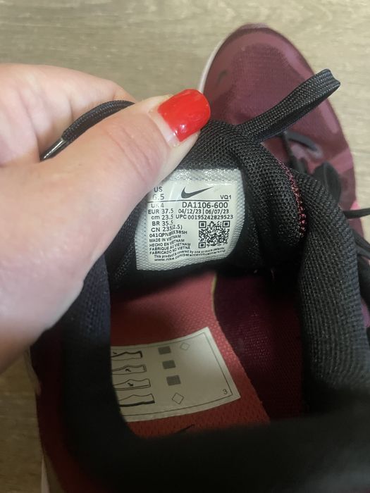 Кросівки жіночі Nike