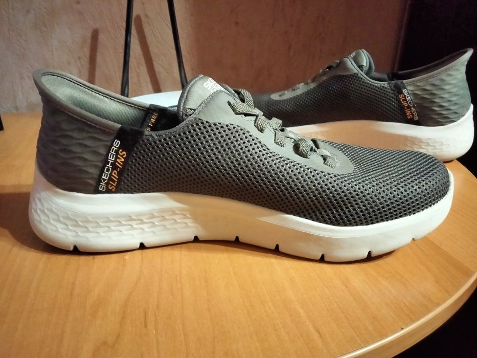 Кросівки в ідеальному стані