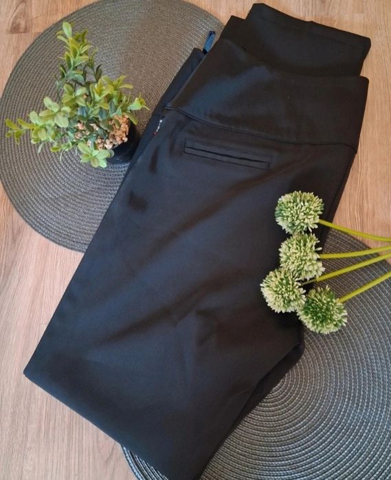 Czarne spodnie damskie klasyczne eleganckie 46 Miss Collection