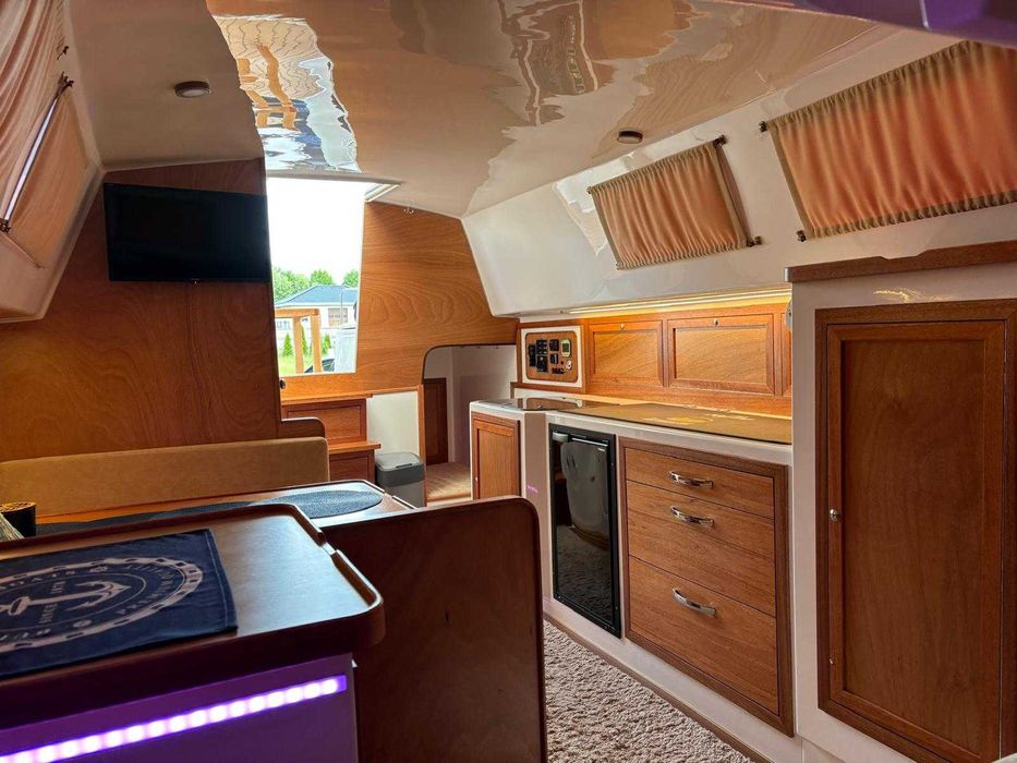 Jacht  motorowy Weekend 820  NOWY