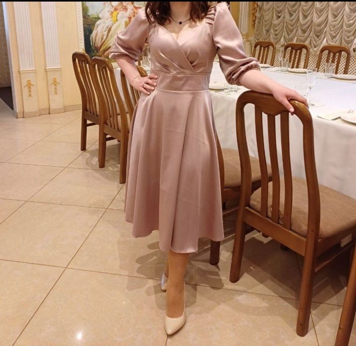 Жіноча нарядна сукня