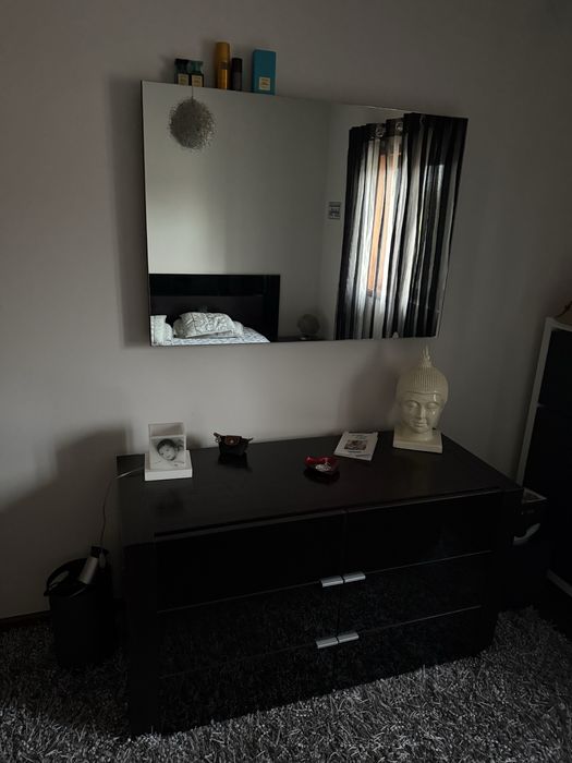 Quarto de casal, cama, mesas cabeceira, comoda madeira