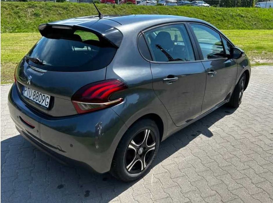 PEUGEOT 208 / 2015  / 1.2 VTI / PureTech / 82KM