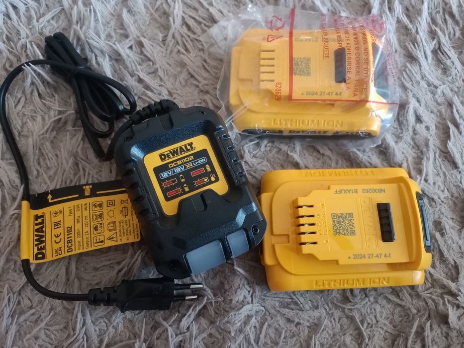 Nowy oryginalny zestaw Dewalt 2bat18v2ah + ladowarka