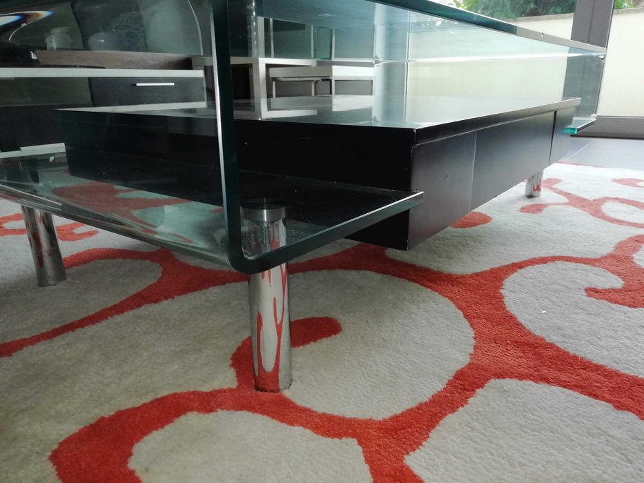 Mesa de centro em vidro, com gavetas