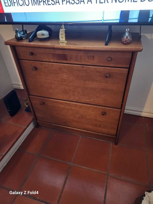 MÓVEL SAPATEIRA EM CEREJEIRA AMERICANA