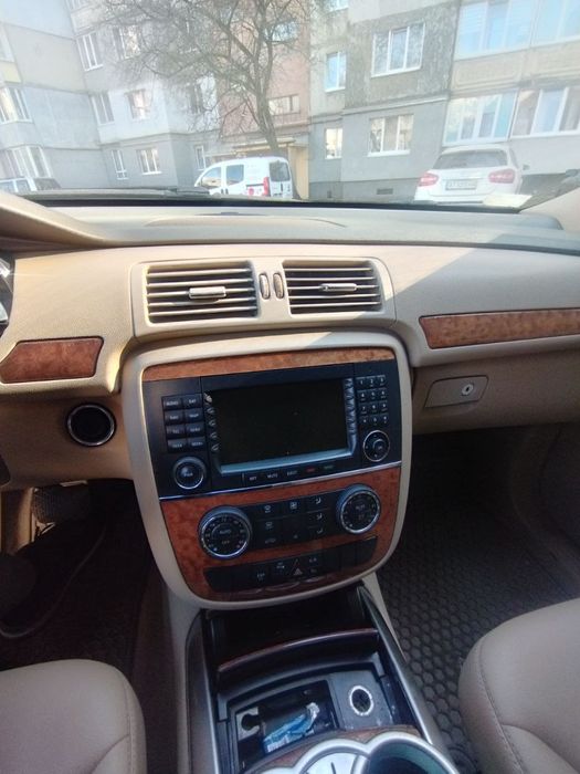 Мерседес r320 у гарному стані