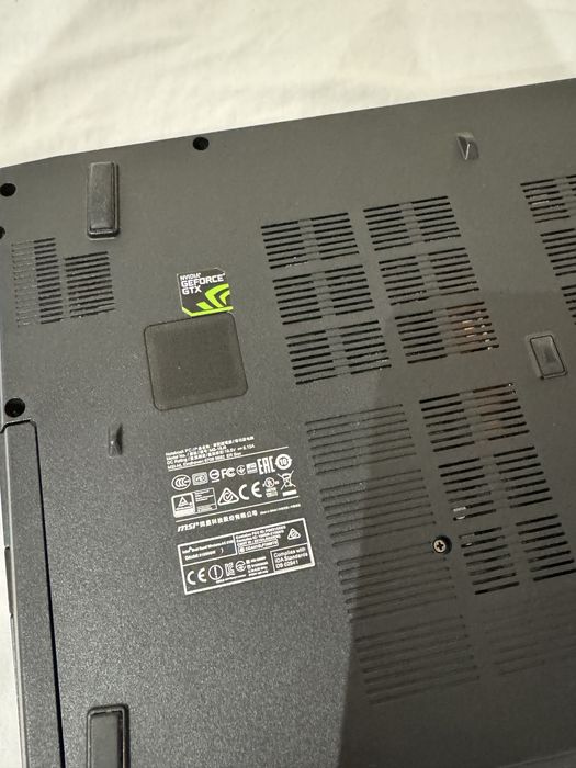Laptop Gamingowy MSI GL62 i5/GTX 950/12GB ram/Dysk SSD