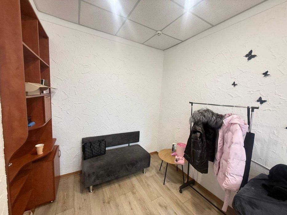 Здається приміщення кабінетного типу з ремонтом 44 кв.м. Добре місце.