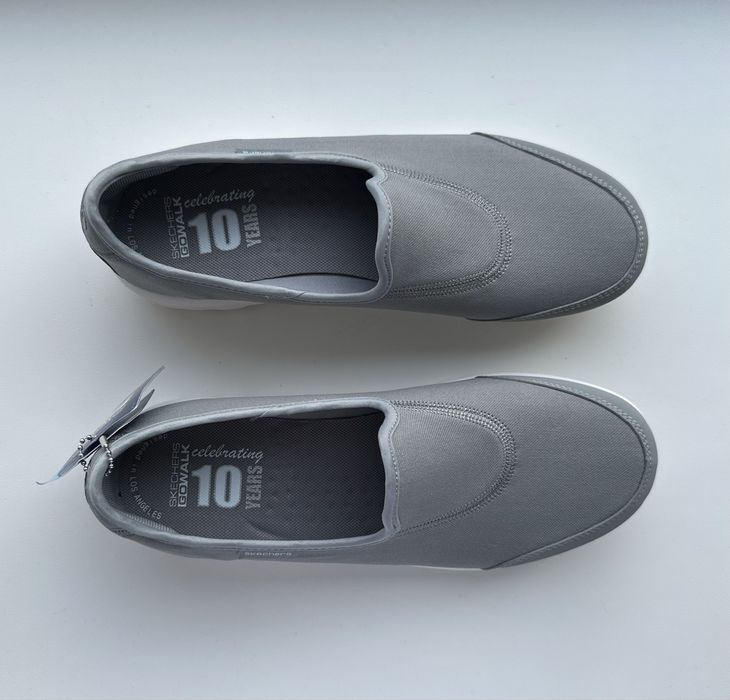 Жіночі кросівки макасини Skechers GOwalk Classic, розмір 38,5 сліпони