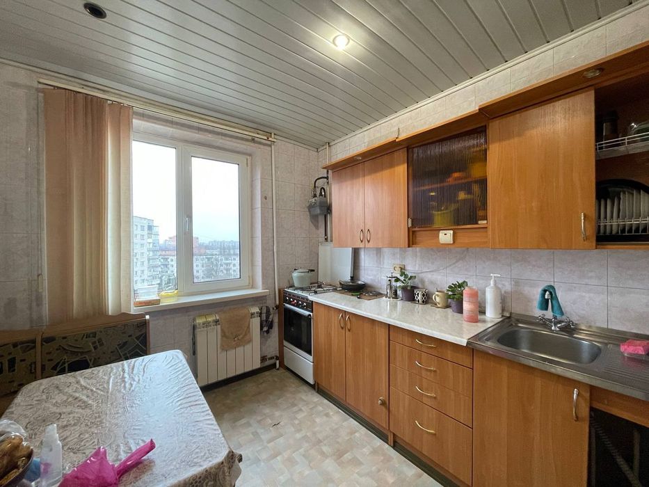 Продається 2 кім. квартира вул. Реміснича