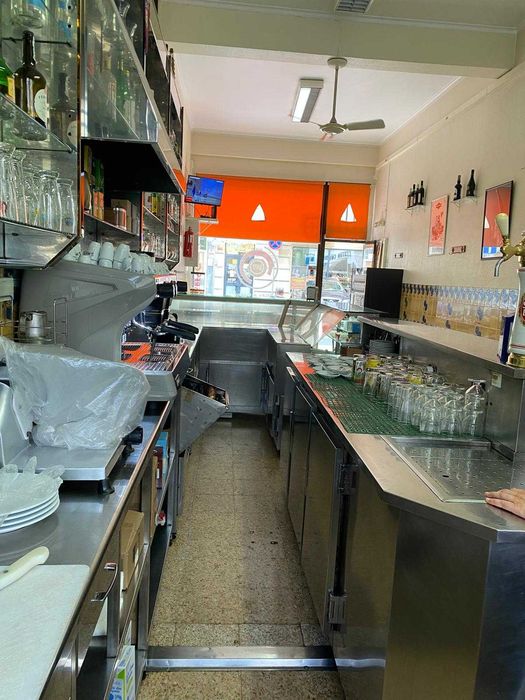 Trespasse do café/snak-bar equipado | Alverca do Ribatejo