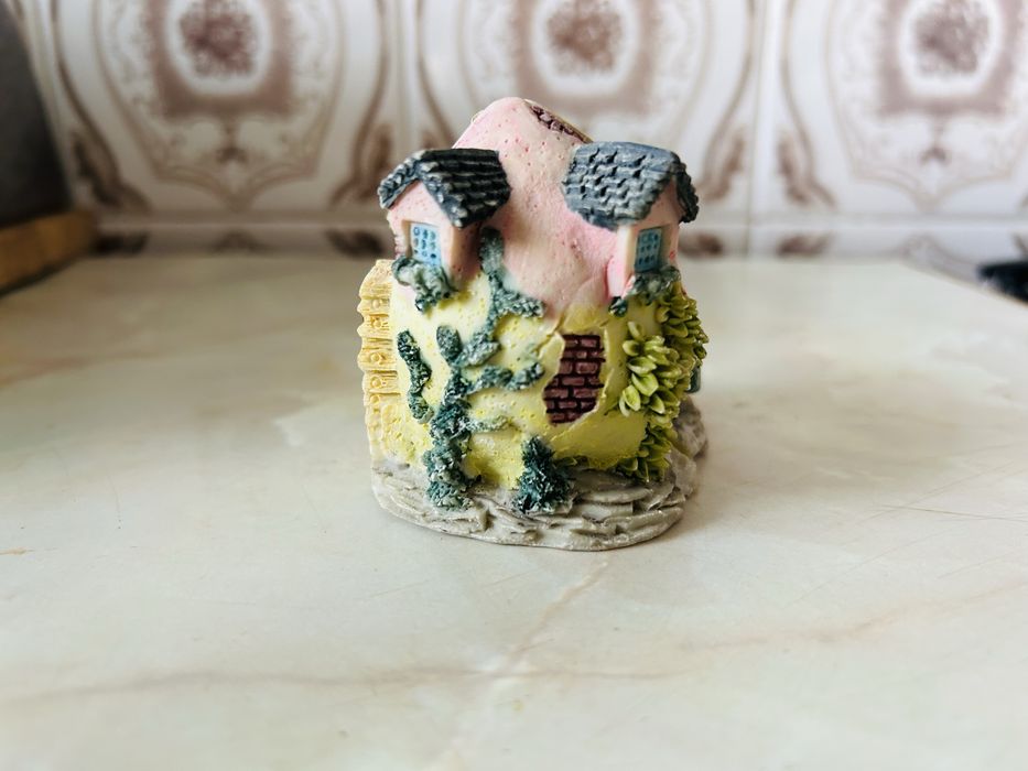 Decorative Statue424780135871948803