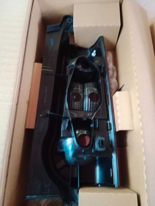 PEUGEOT PARTNER 2012 + lampy tylne komplet