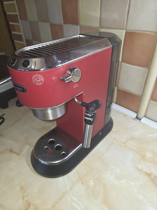 Ріжкова кавоварка delonghi ec685