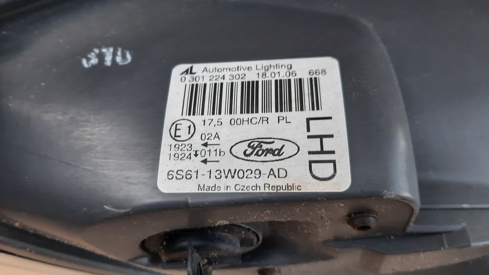 Lampa przednia Ford Fiesta mk6 Lift FL lampy przód