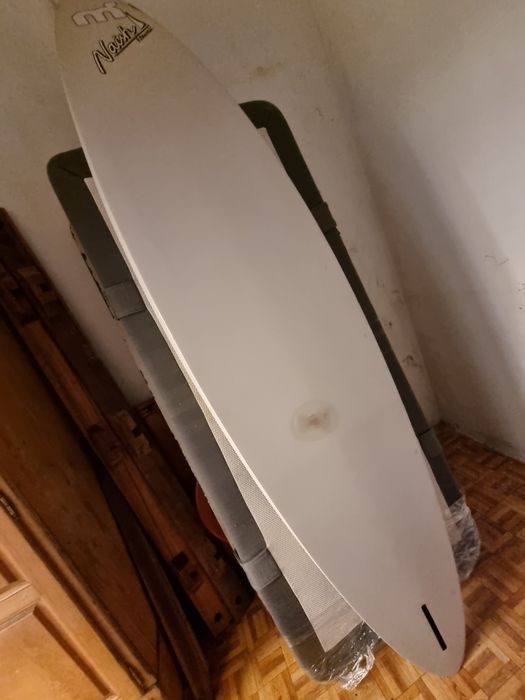 windsurf da marca Naish Hawaii.