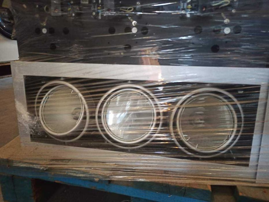 Iluminação para encastrar em tecto falso em Lote ou Unidade