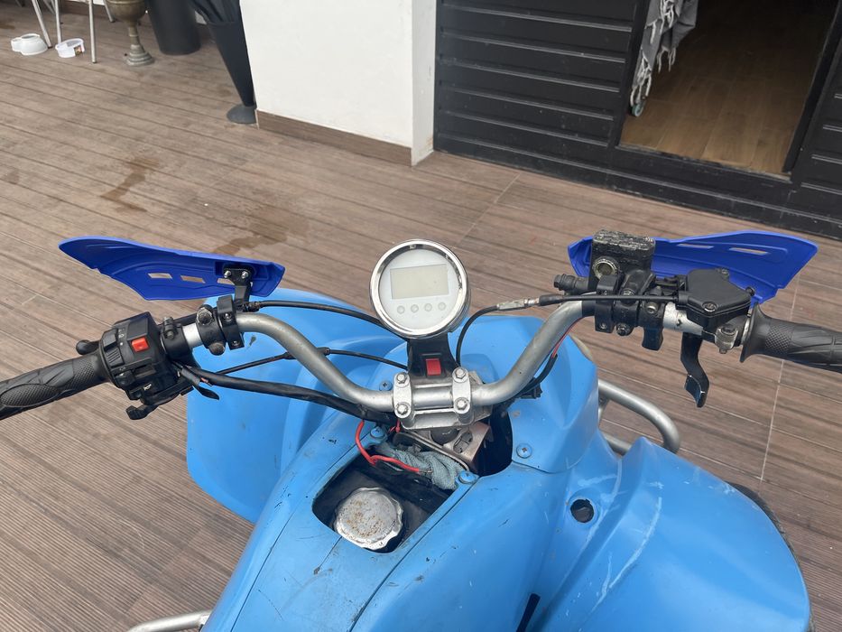Moto 4  250t  em otimo estado  peneus novos na partr trazeira