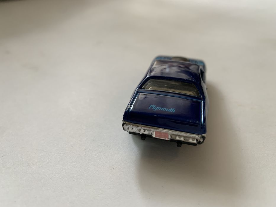 Hot Wheels '71 Plymouth GTX - серия Muscle Mania